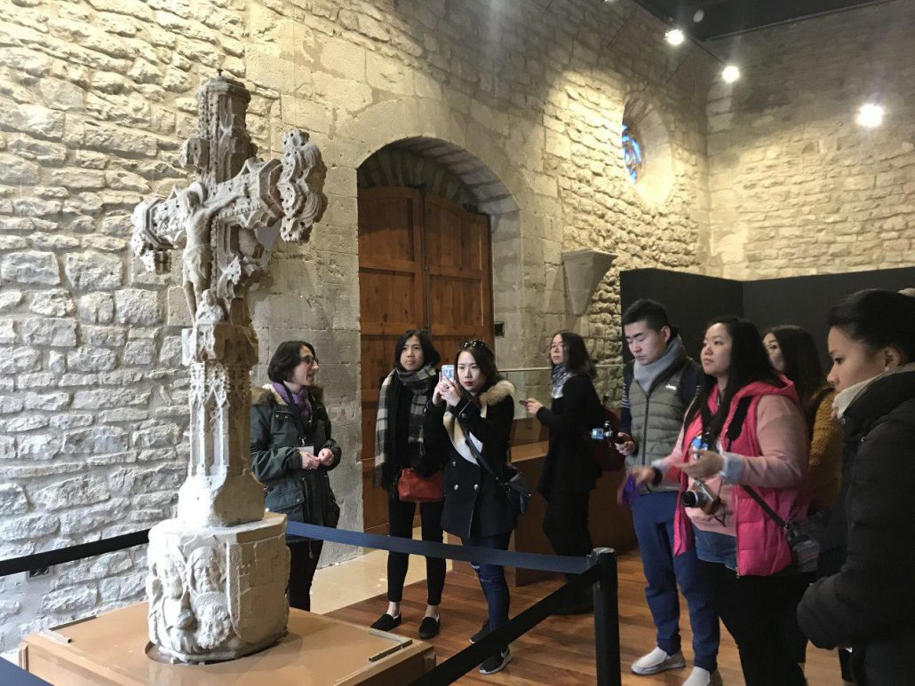 turistas chinos en visita cultural por la Comunitat Valenciana