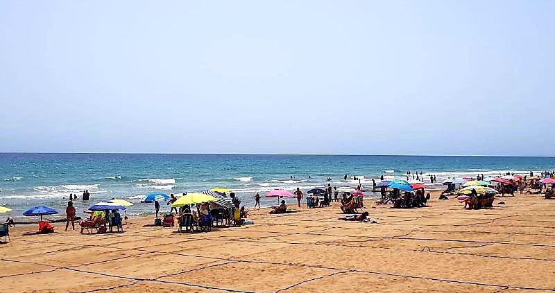 playa Torrevieja parcelada para garantizar la distancia social y evitar el contagio por COVID19