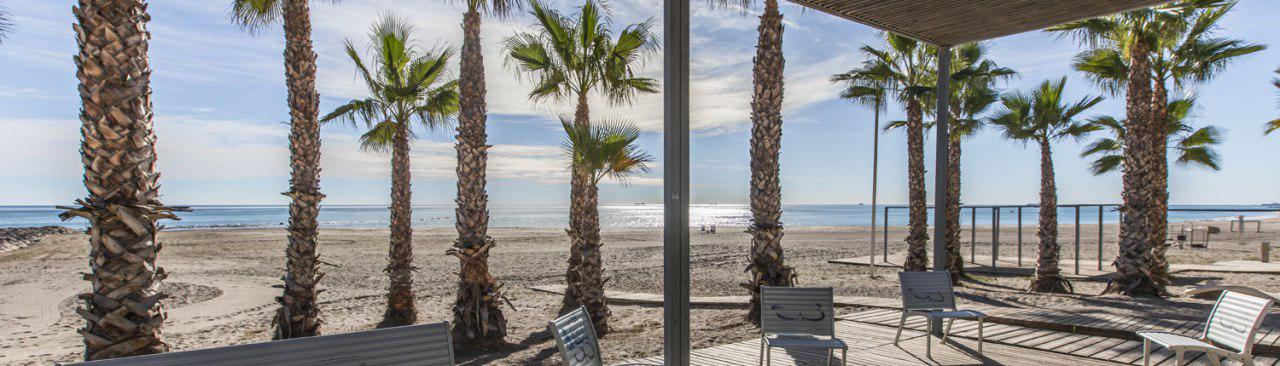 zona de sombra en la playa de Benicàssim, Comunitat Valenciana