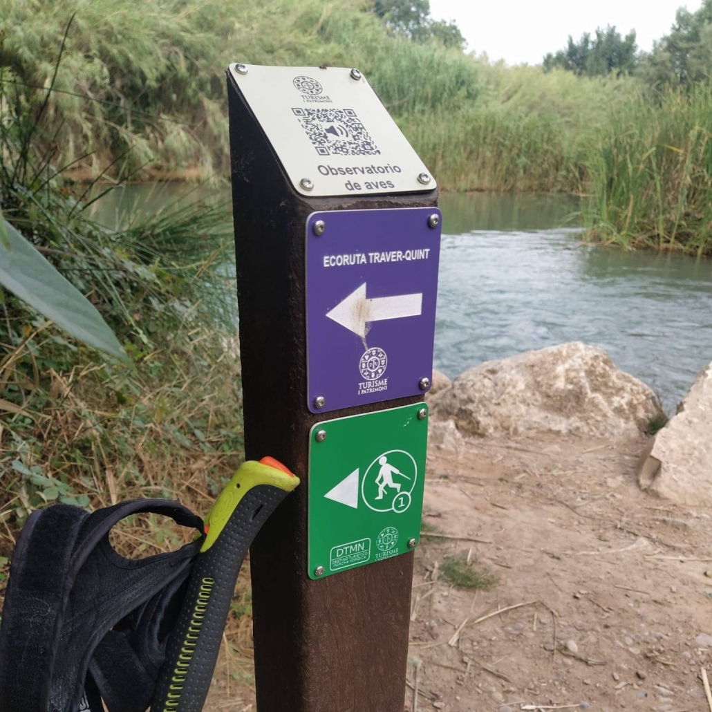 señal con QR en ruta de Riba-roja