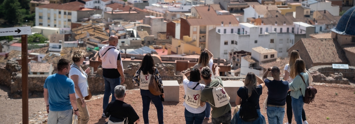 Grupo de participantes en un famtrip de turismo accesible en Onda